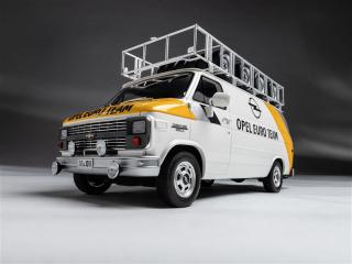 RALLYE PACK Opel Manta Gr.B Guy Fréquelin 1984 Tour de Corse +  Chevrolet G30 Assistance und Trailer OttO mobile 1:18 Resinemodell (Türen, Motorhaube... nicht zu öffnen!)